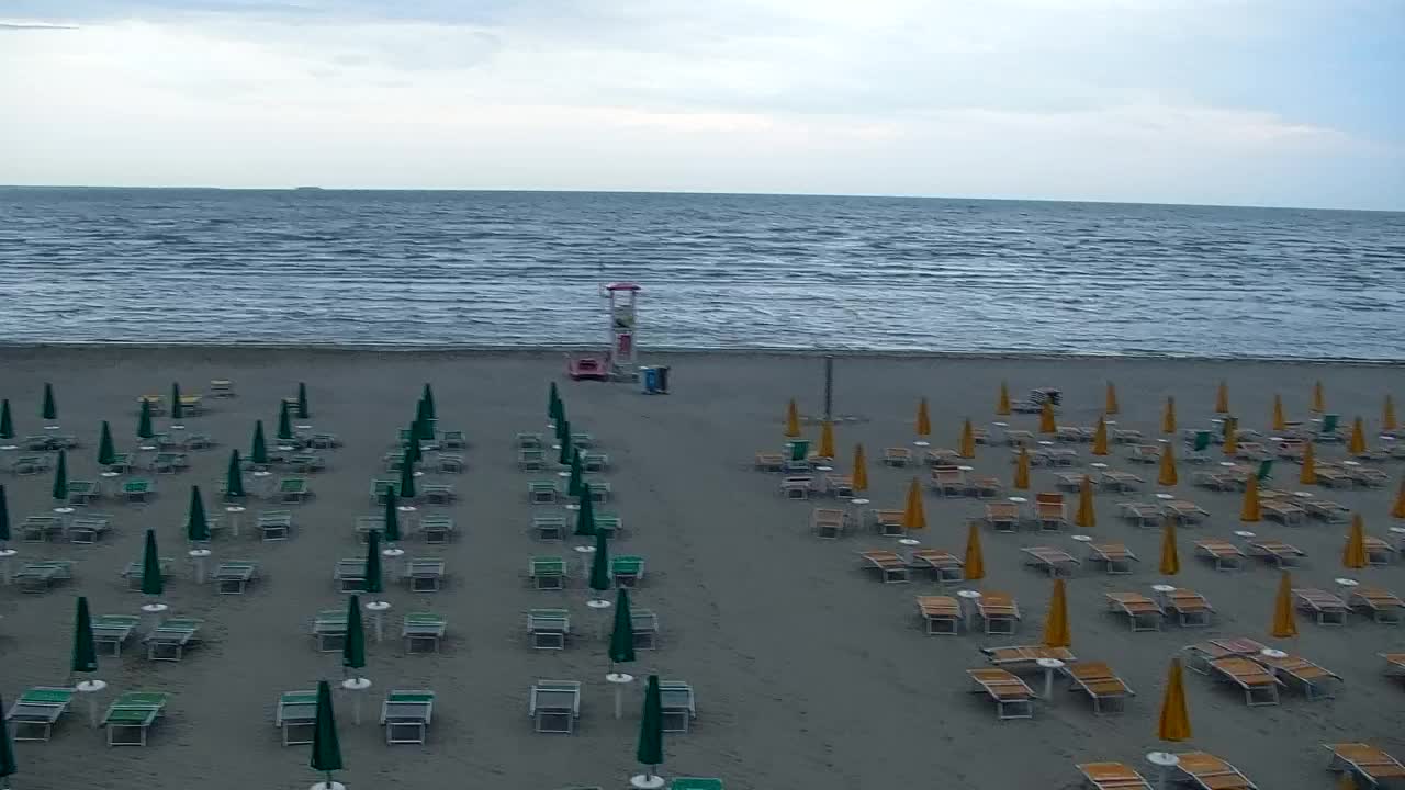 Webcam en vivo Grado: Vistas de la playa y del parque acuático en tiempo real