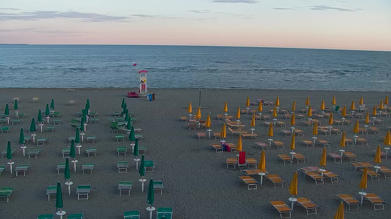 Spletna kamera v živo Grado: Pogledi na plažo in vodni park v realnem času