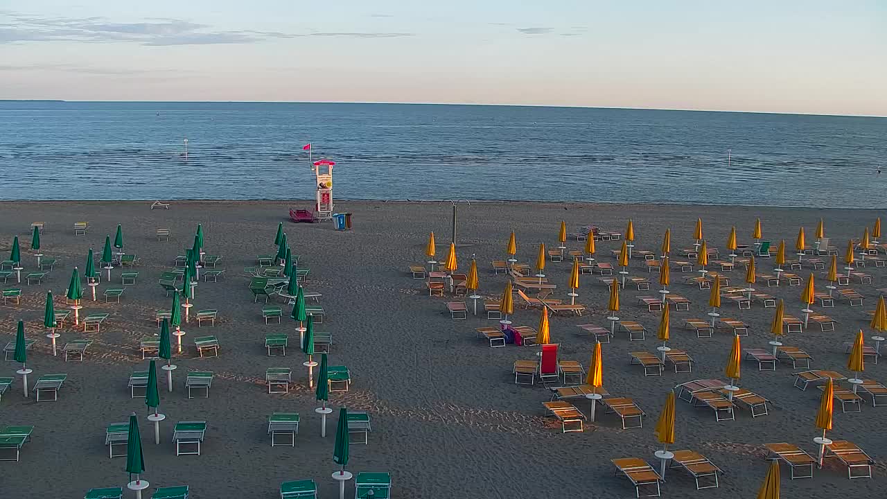 Spletna kamera v živo Grado: Pogledi na plažo in vodni park v realnem času