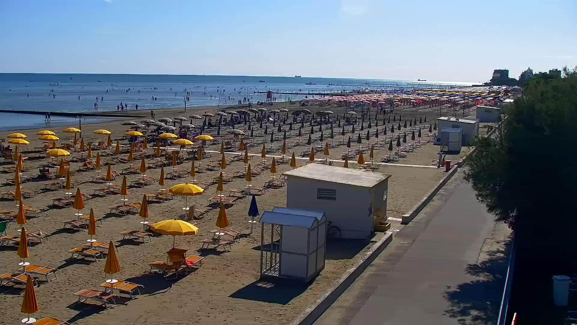 Spletna kamera v živo Grado: Pogledi na plažo in vodni park v realnem času