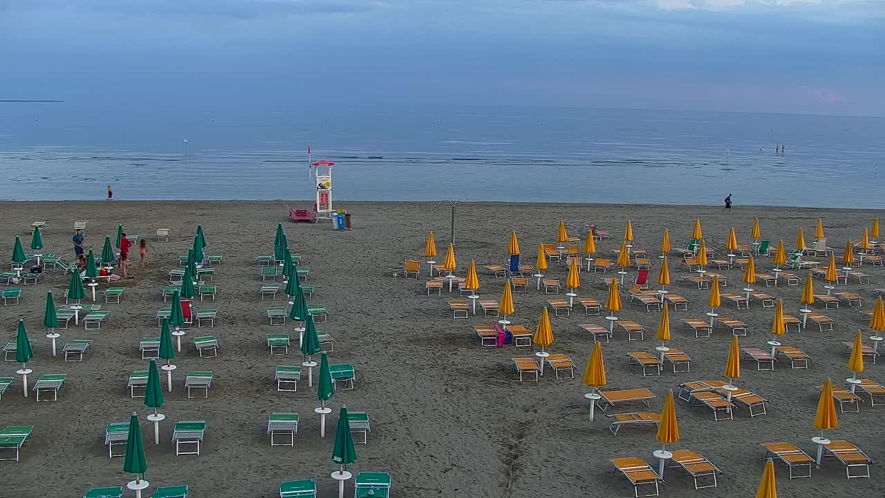 Spletna kamera v živo Grado: Pogledi na plažo in vodni park v realnem času