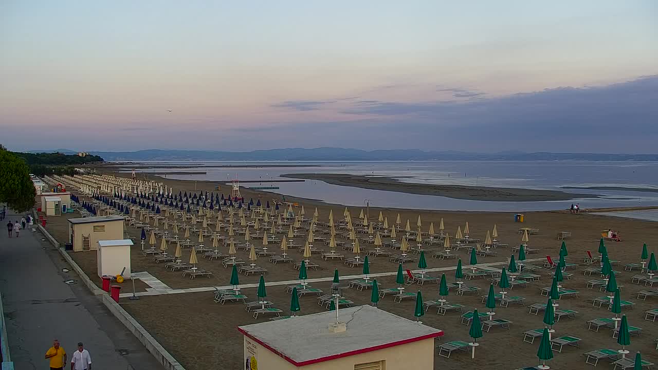 Spletna kamera v živo Grado: Pogledi na plažo in vodni park v realnem času
