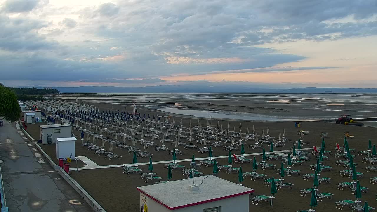 Webcam Live Grado: Vista sulla spiaggia e sull’acquapark in tempo reale