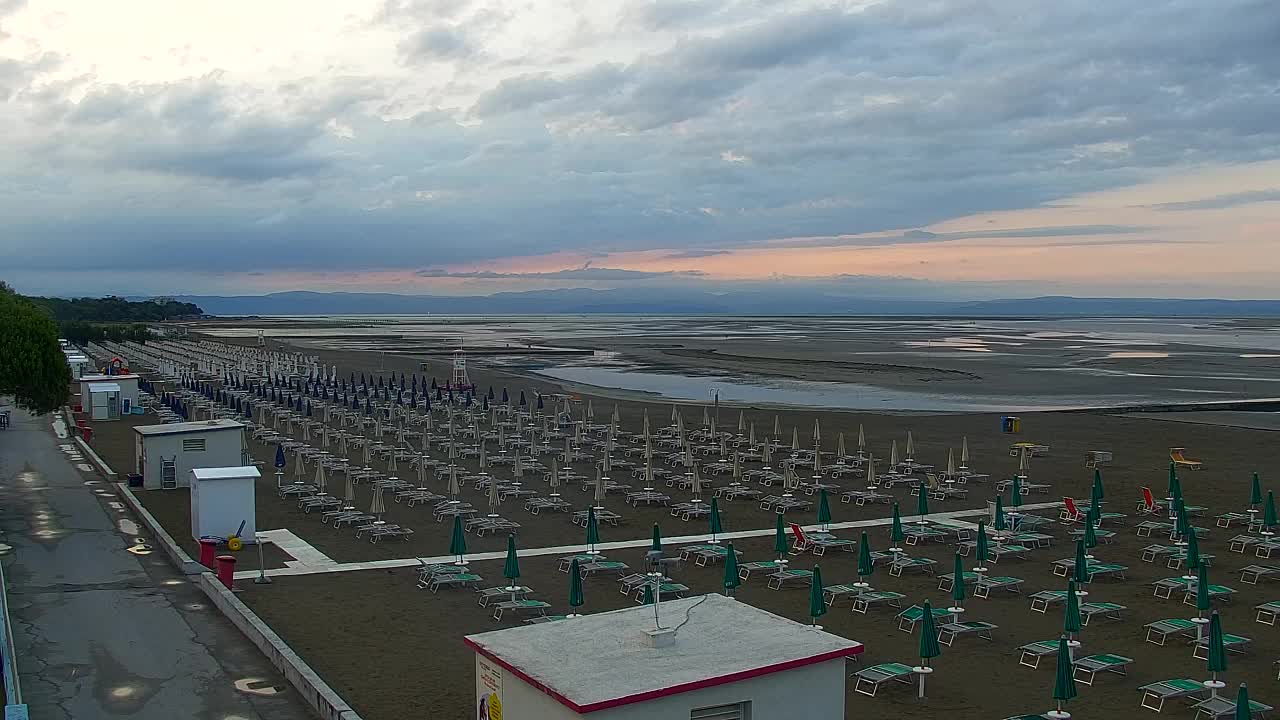 Webcam Live Grado: Vista sulla spiaggia e sull’acquapark in tempo reale