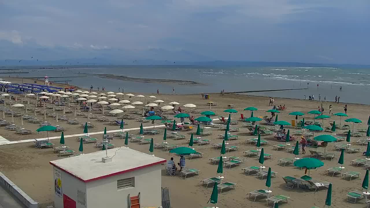 Spletna kamera v živo Grado: Pogledi na plažo in vodni park v realnem času