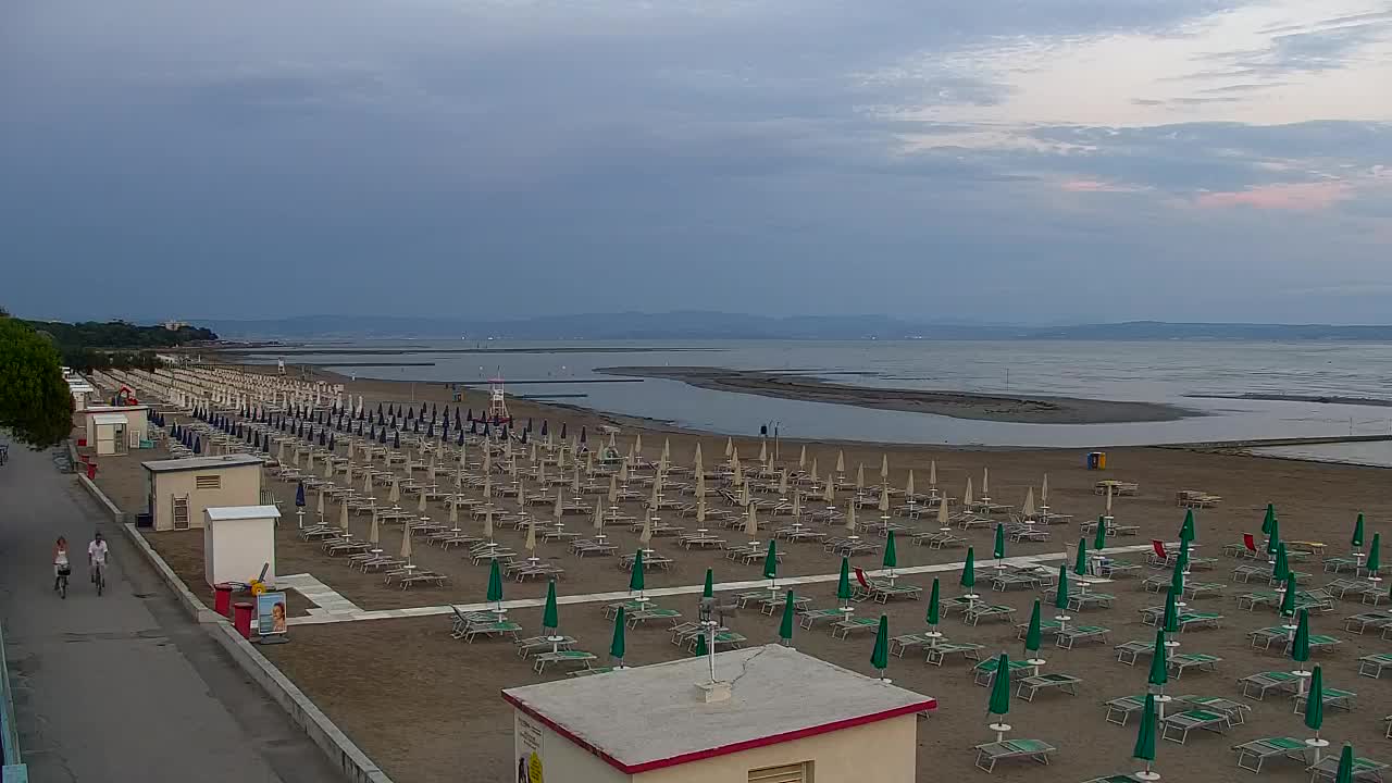 Webcam en direct Grado : Vues sur la plage et l’aquapark en temps réel