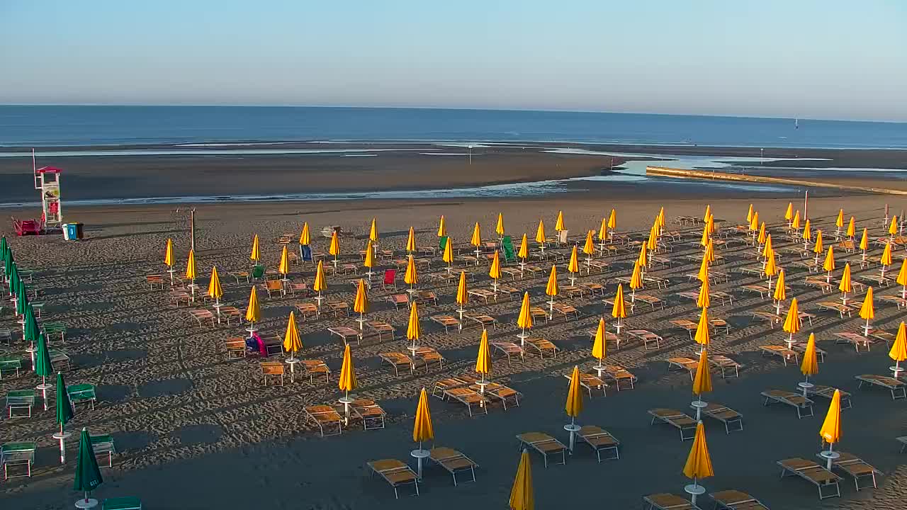 Webcam en vivo Grado: Vistas de la playa y del parque acuático en tiempo real