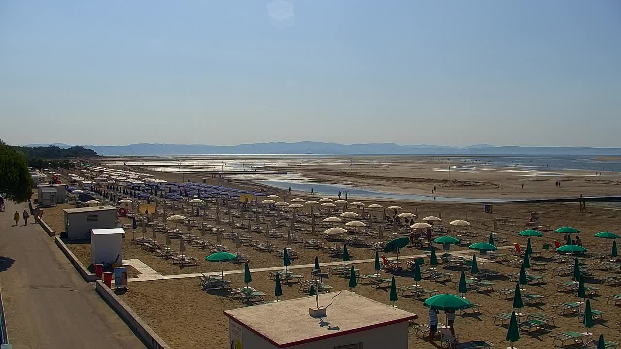 Spletna kamera v živo Grado: Pogledi na plažo in vodni park v realnem času