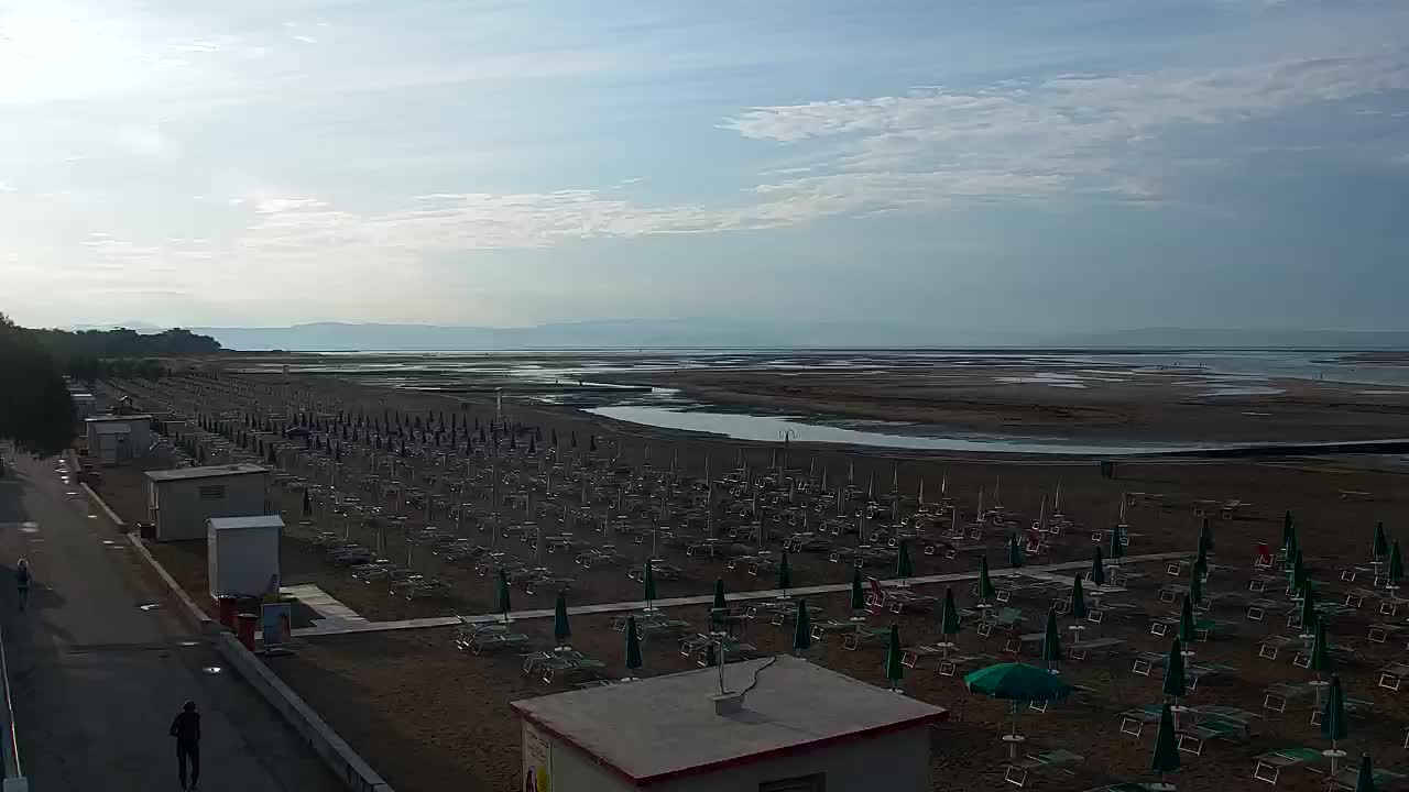 Webcam en vivo Grado: Vistas de la playa y del parque acuático en tiempo real