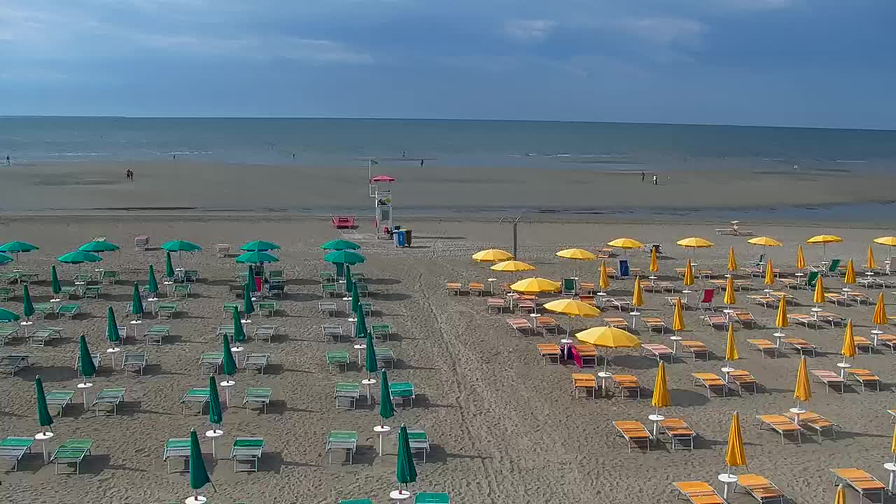 Spletna kamera v živo Grado: Pogledi na plažo in vodni park v realnem času
