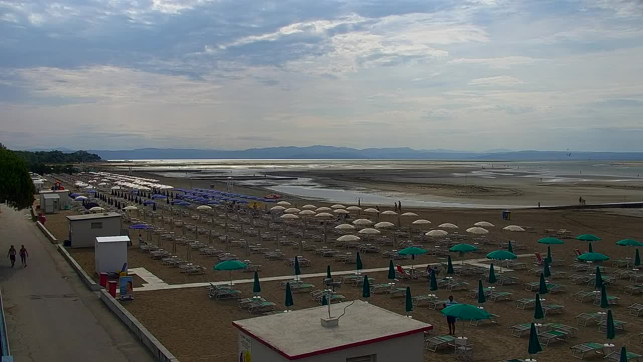 Grado Beach and Aquapark Views in Real Time