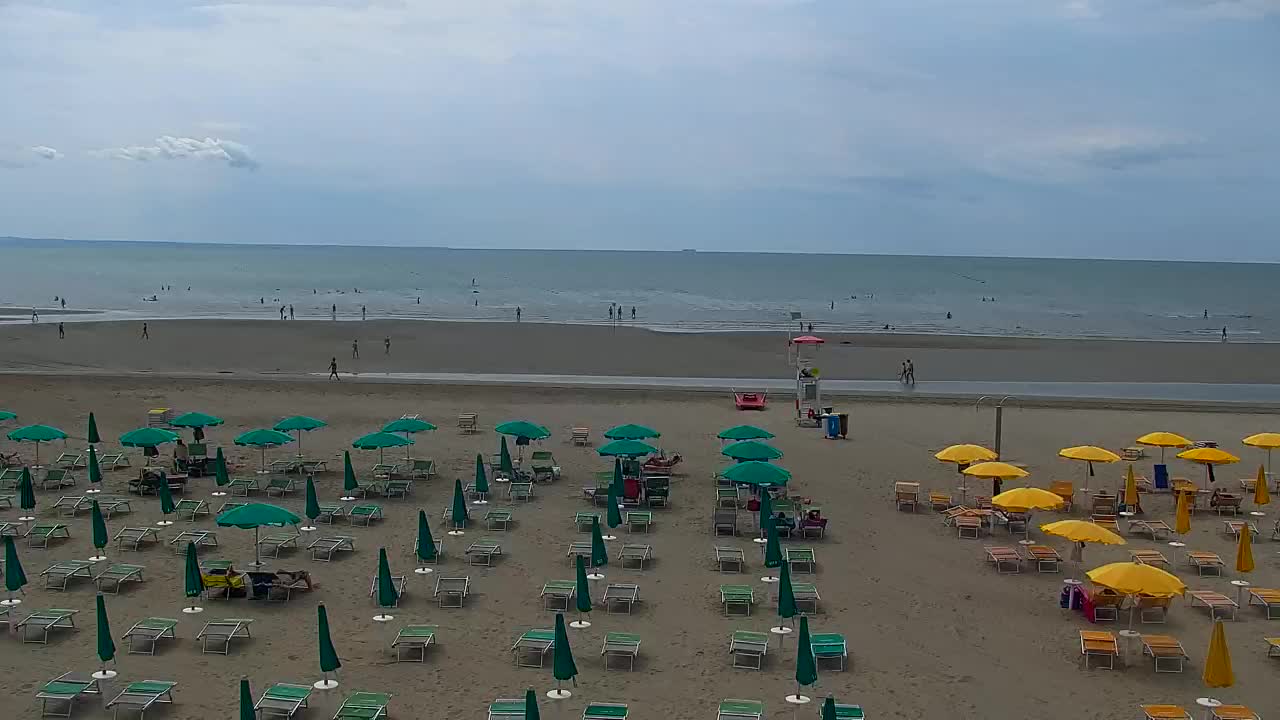 Webcam en vivo Grado: Vistas de la playa y del parque acuático en tiempo real