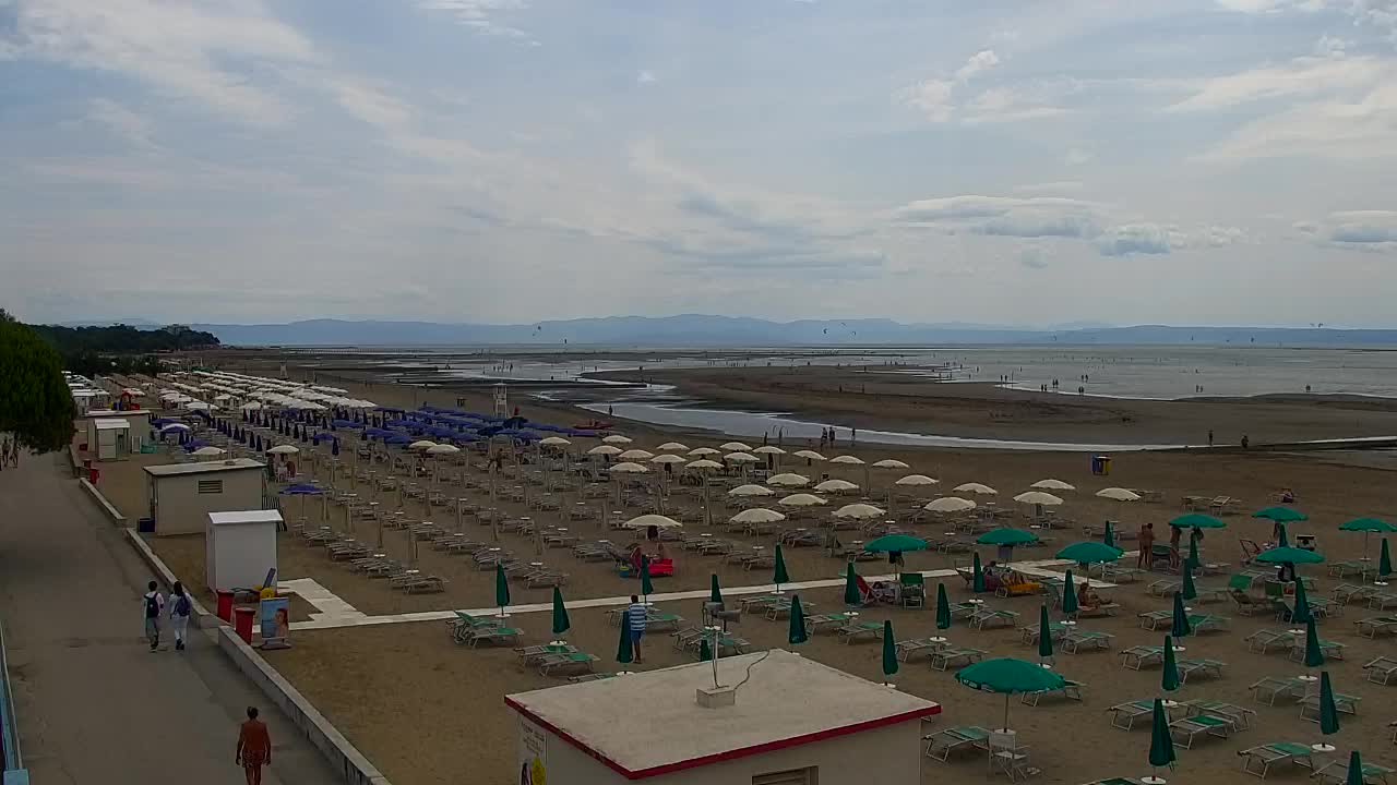 Webcam en vivo Grado: Vistas de la playa y del parque acuático en tiempo real