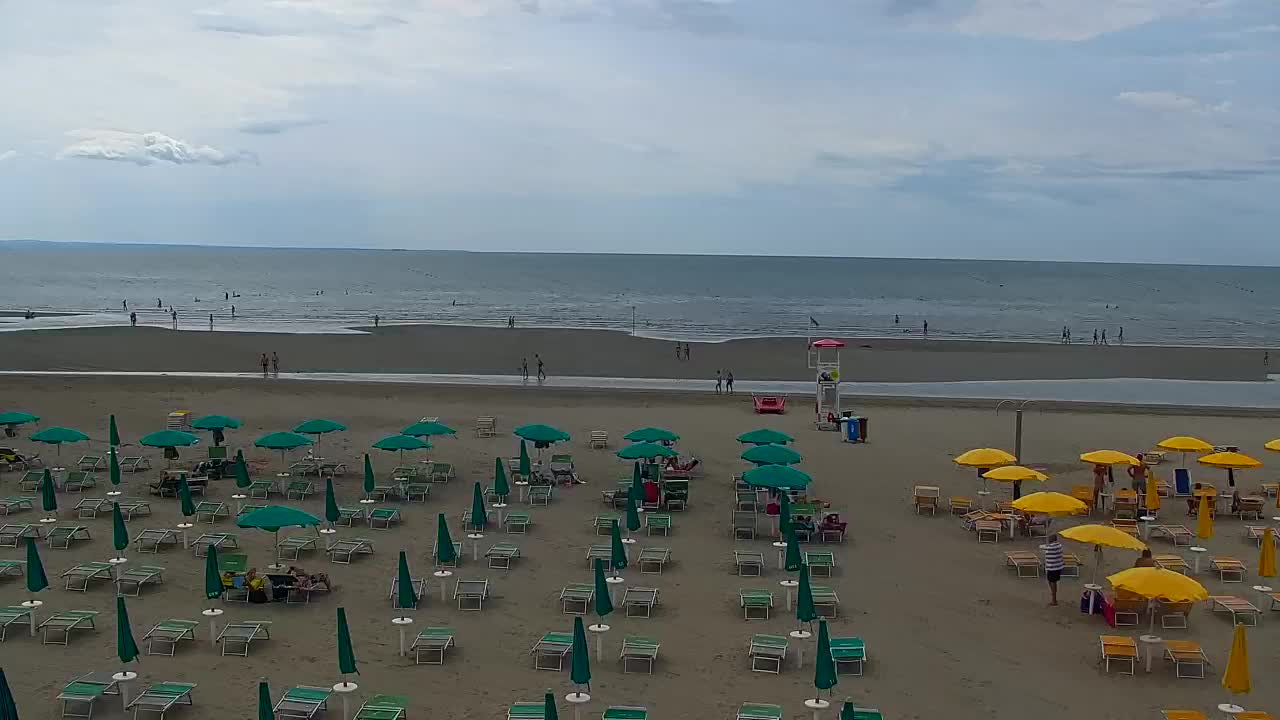 Webcam en vivo Grado: Vistas de la playa y del parque acuático en tiempo real