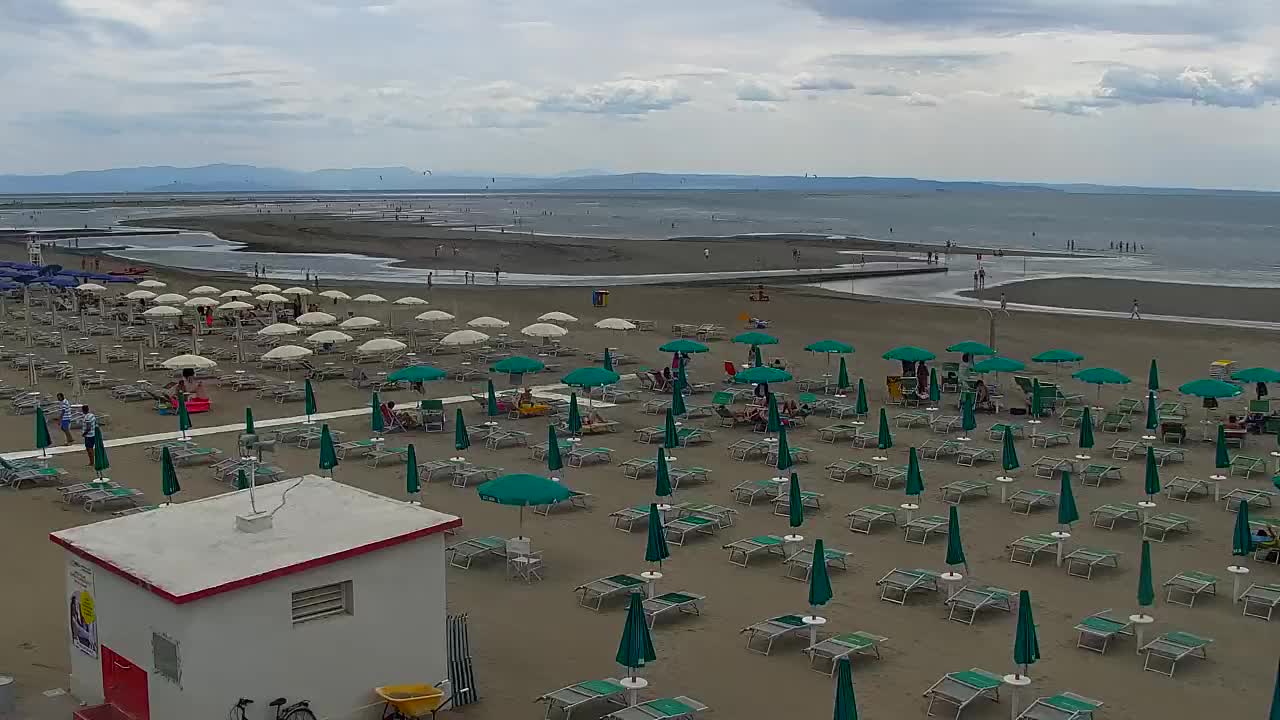 Webcam en vivo Grado: Vistas de la playa y del parque acuático en tiempo real