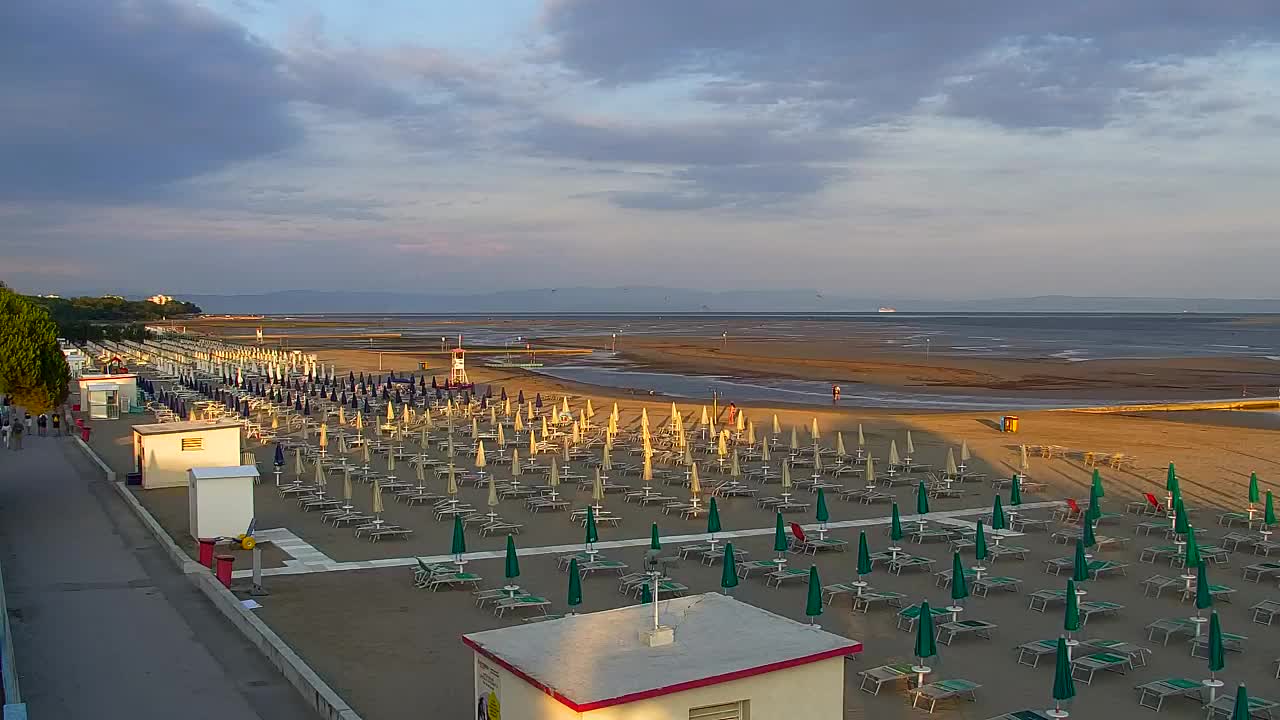 Webcam en direct Grado : Vues sur la plage et l’aquapark en temps réel