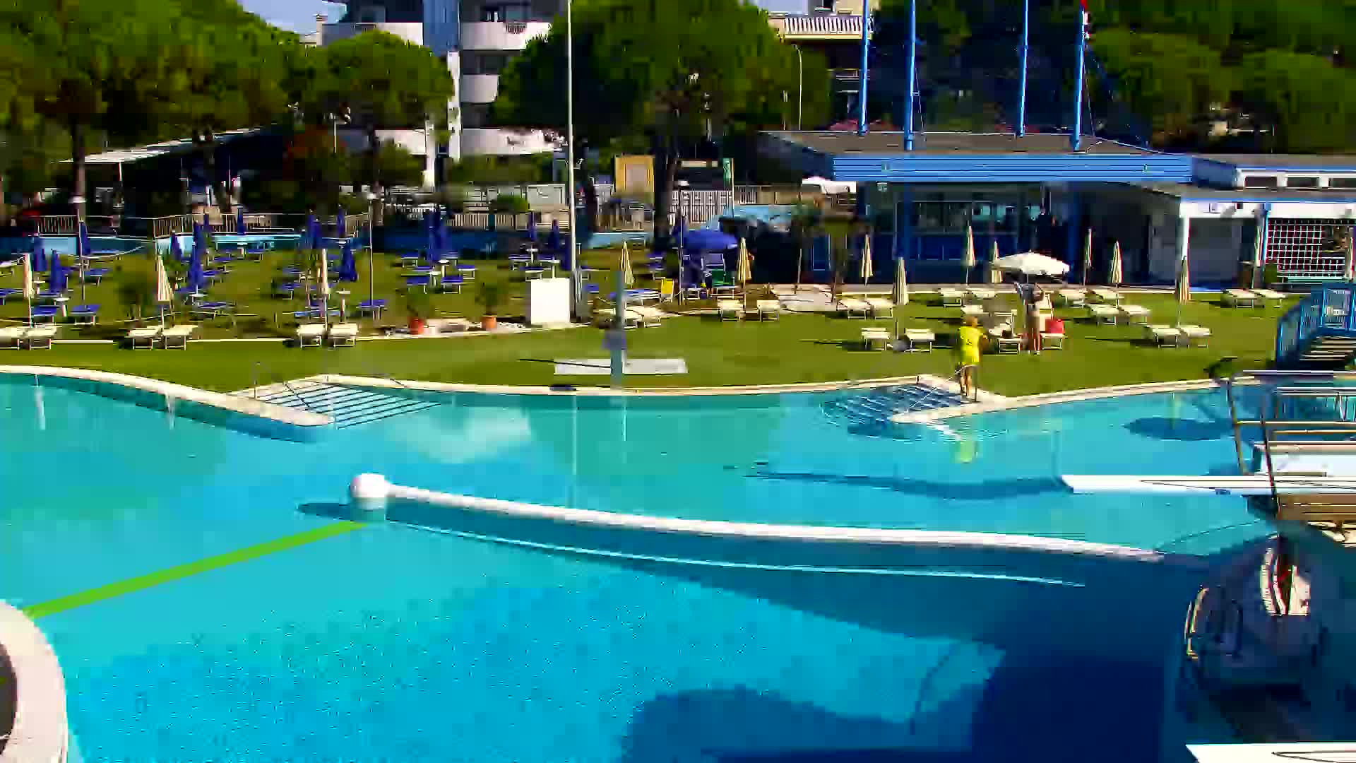 Webcam en vivo Grado: Vistas de la playa y del parque acuático en tiempo real