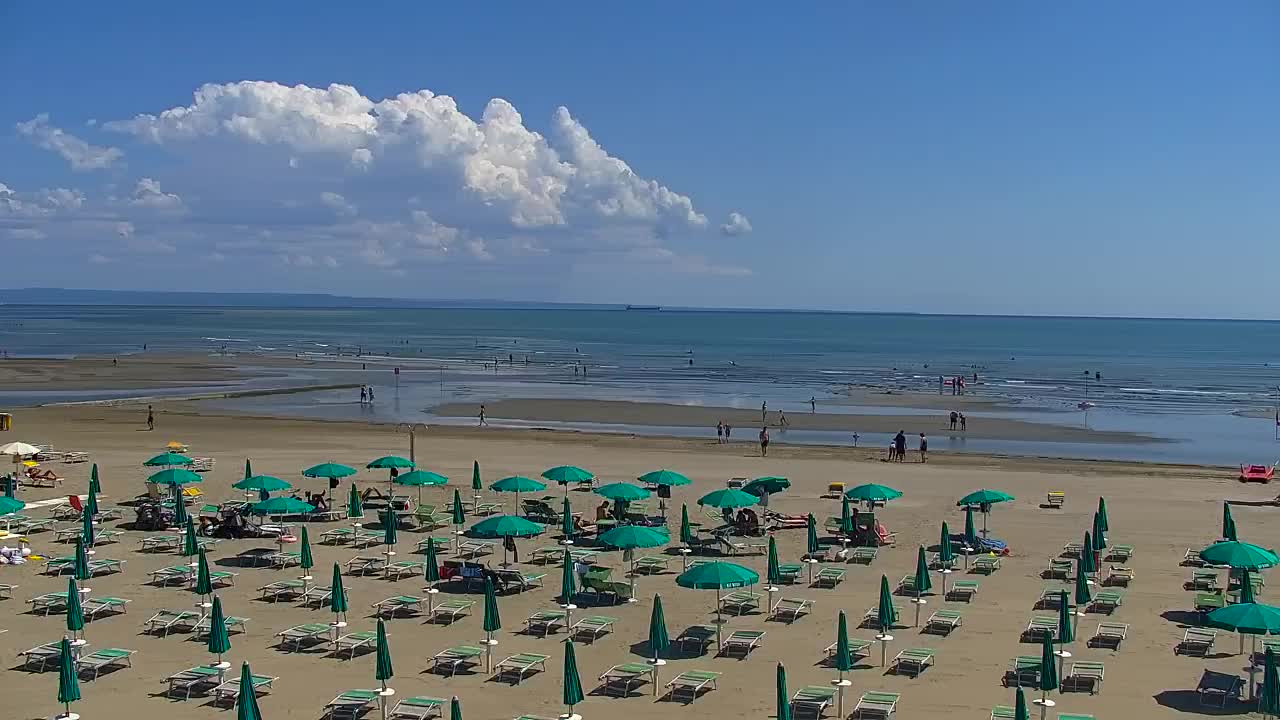 Spletna kamera v živo Grado: Pogledi na plažo in vodni park v realnem času