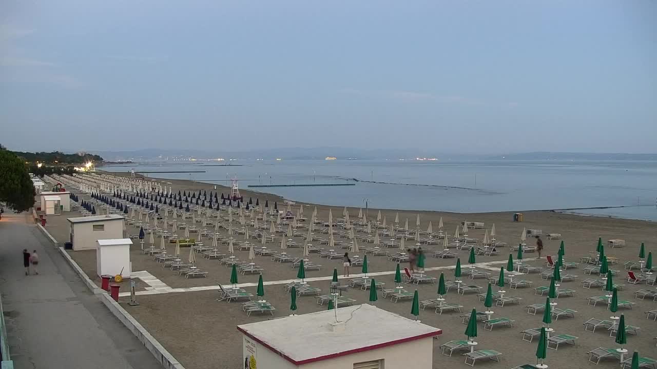 Grado Beach and Aquapark Views in Real Time