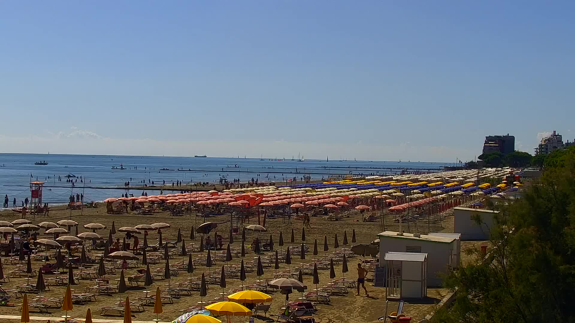 Webcam en vivo Grado: Vistas de la playa y del parque acuático en tiempo real