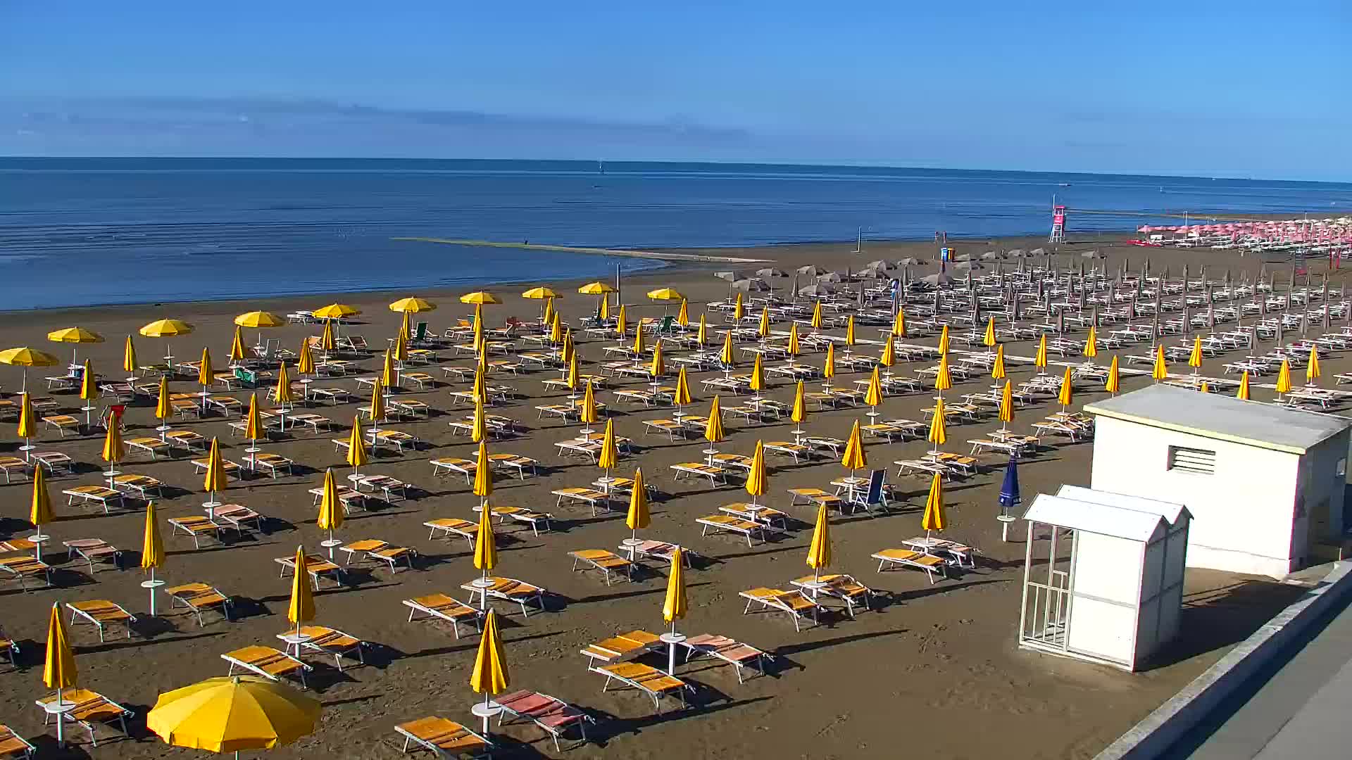 Webcam en vivo Grado: Vistas de la playa y del parque acuático en tiempo real