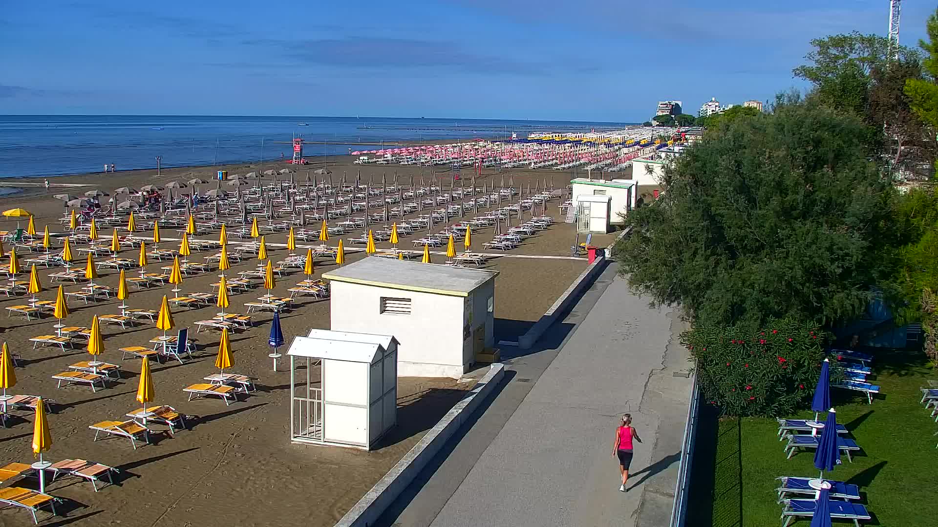 Webcam en vivo Grado: Vistas de la playa y del parque acuático en tiempo real