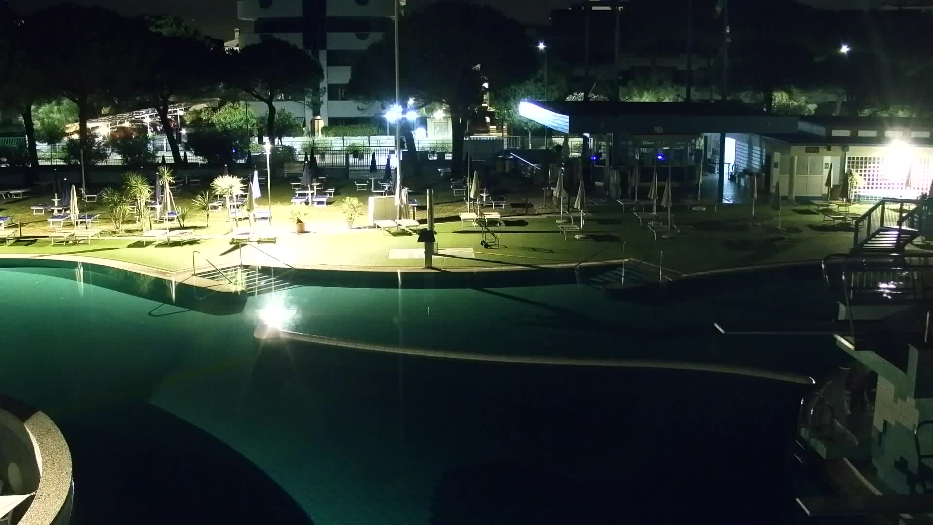 Webcam en vivo Grado: Vistas de la playa y del parque acuático en tiempo real