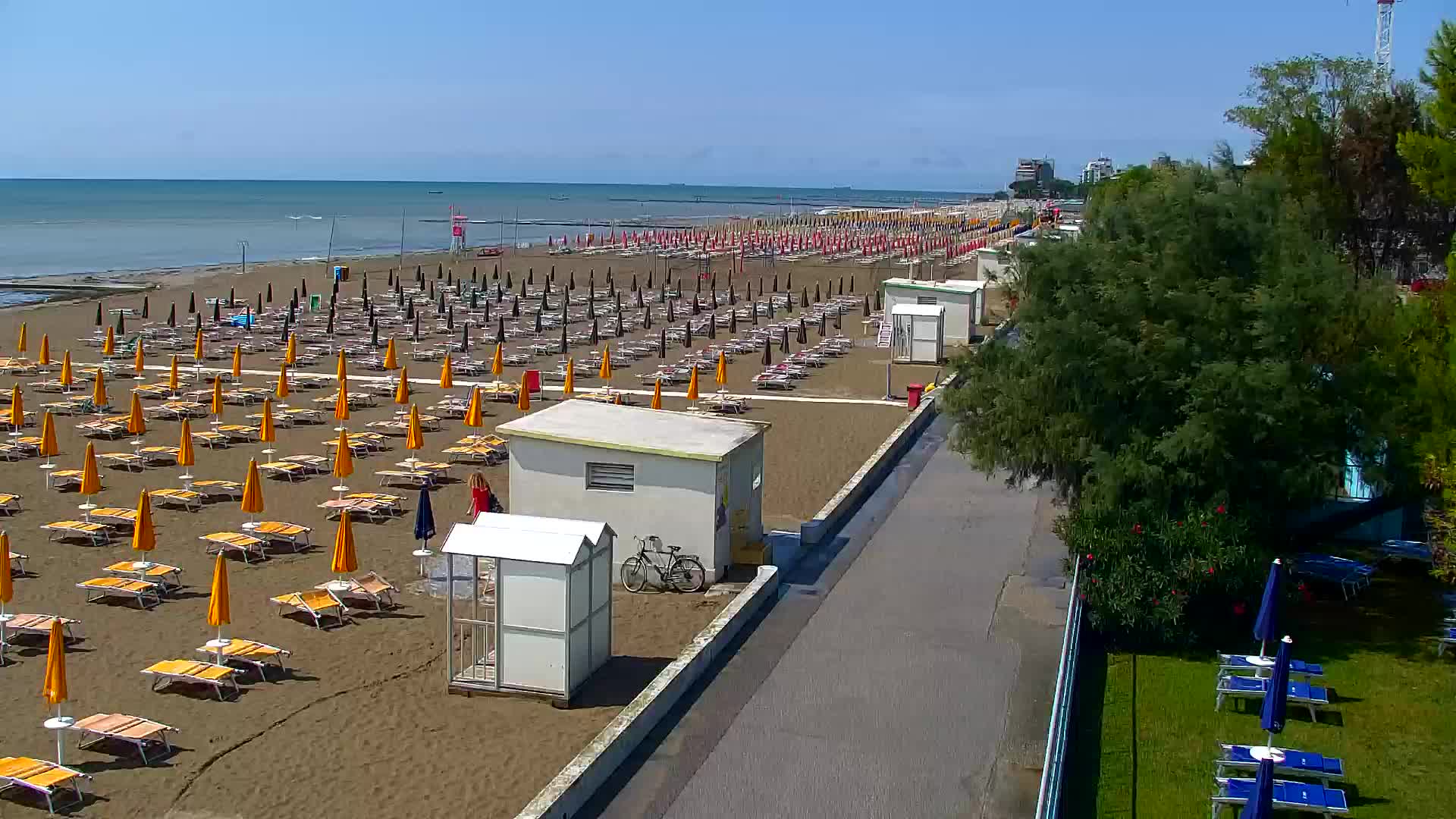 Webcam en vivo Grado: Vistas de la playa y del parque acuático en tiempo real