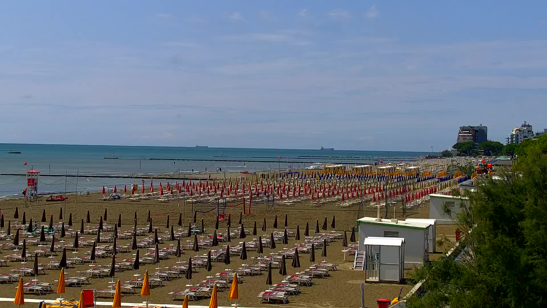 Webcam en vivo Grado: Vistas de la playa y del parque acuático en tiempo real