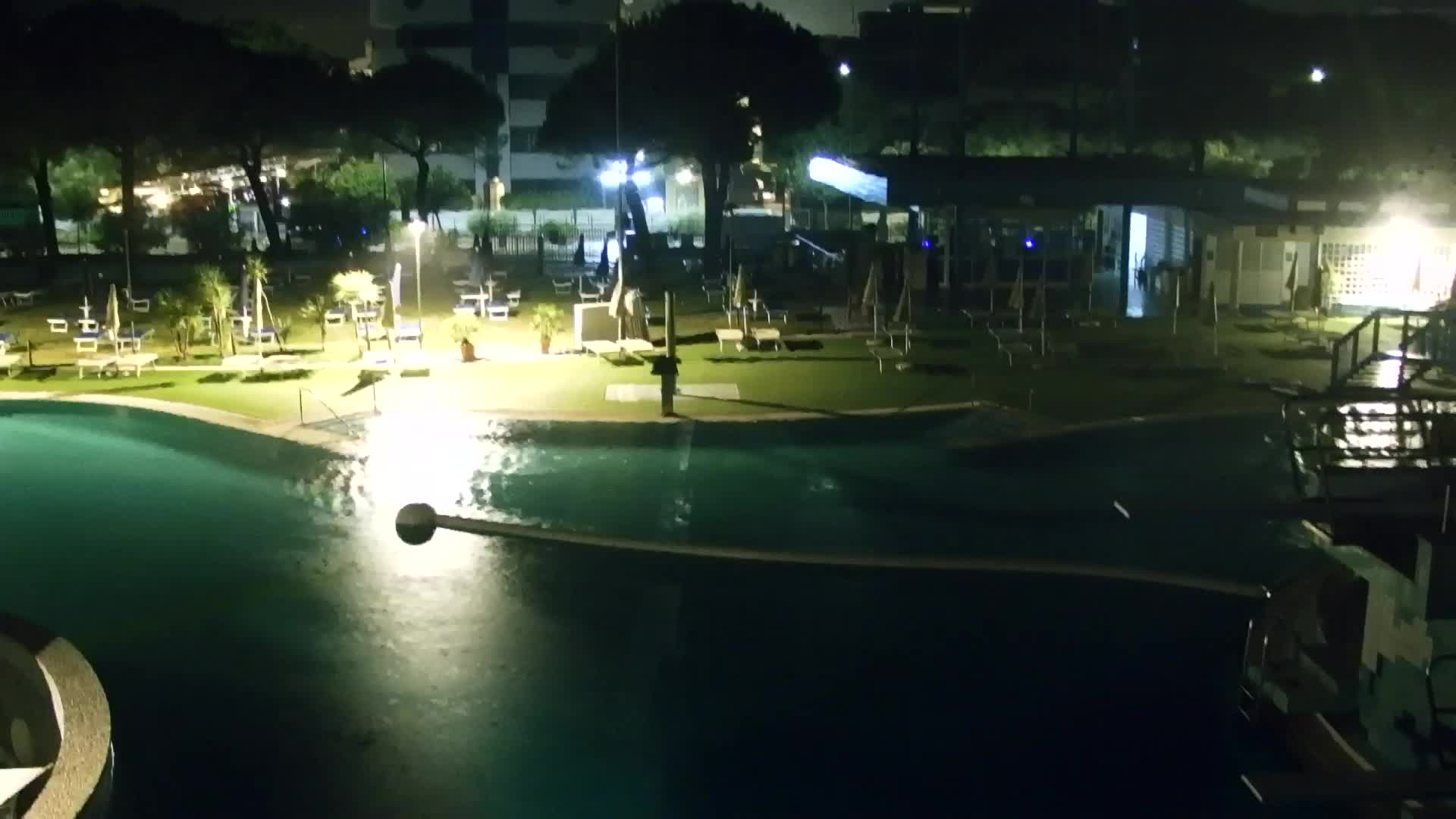 Webcam en vivo Grado: Vistas de la playa y del parque acuático en tiempo real