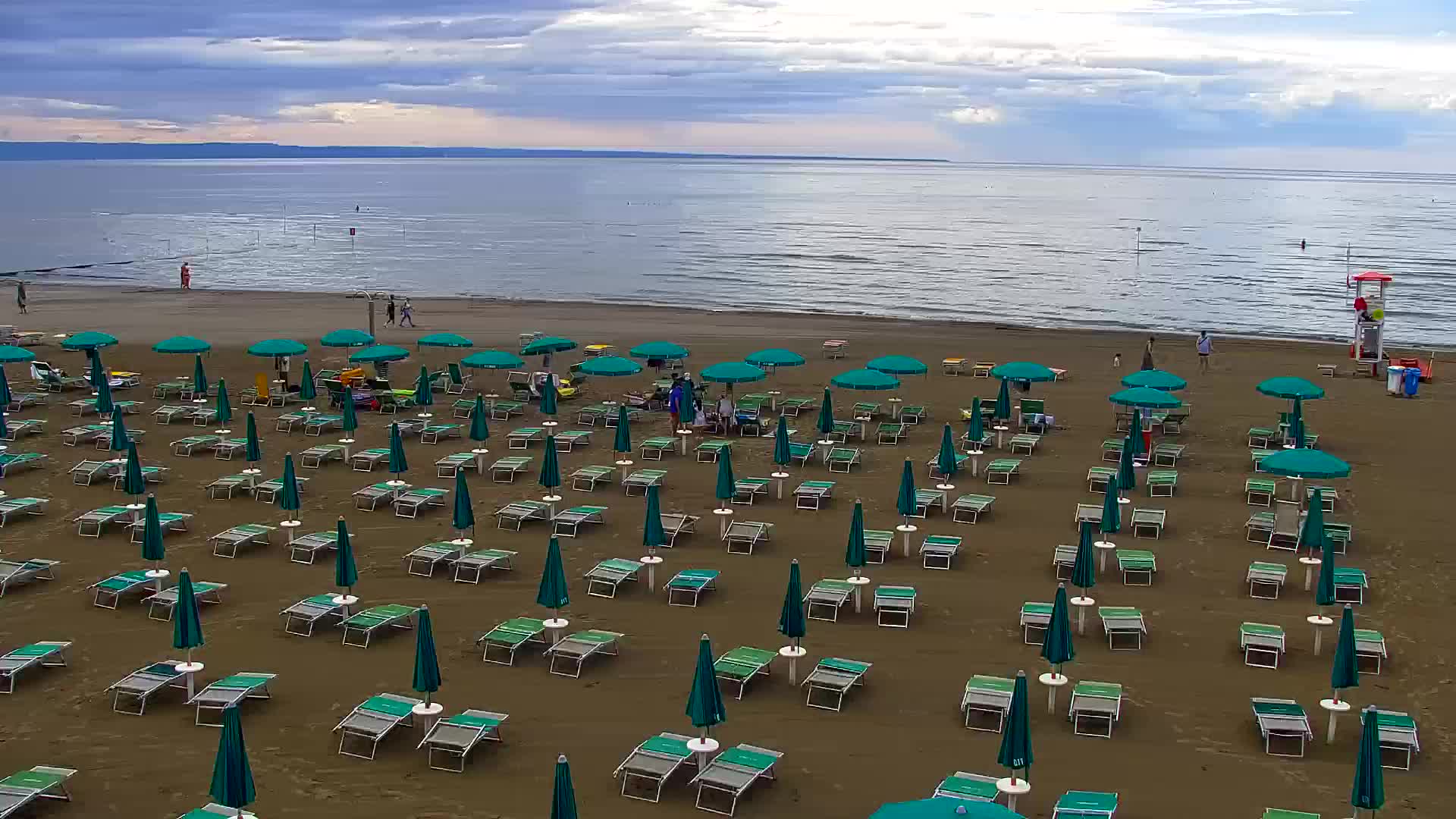 Webcam en vivo Grado: Vistas de la playa y del parque acuático en tiempo real
