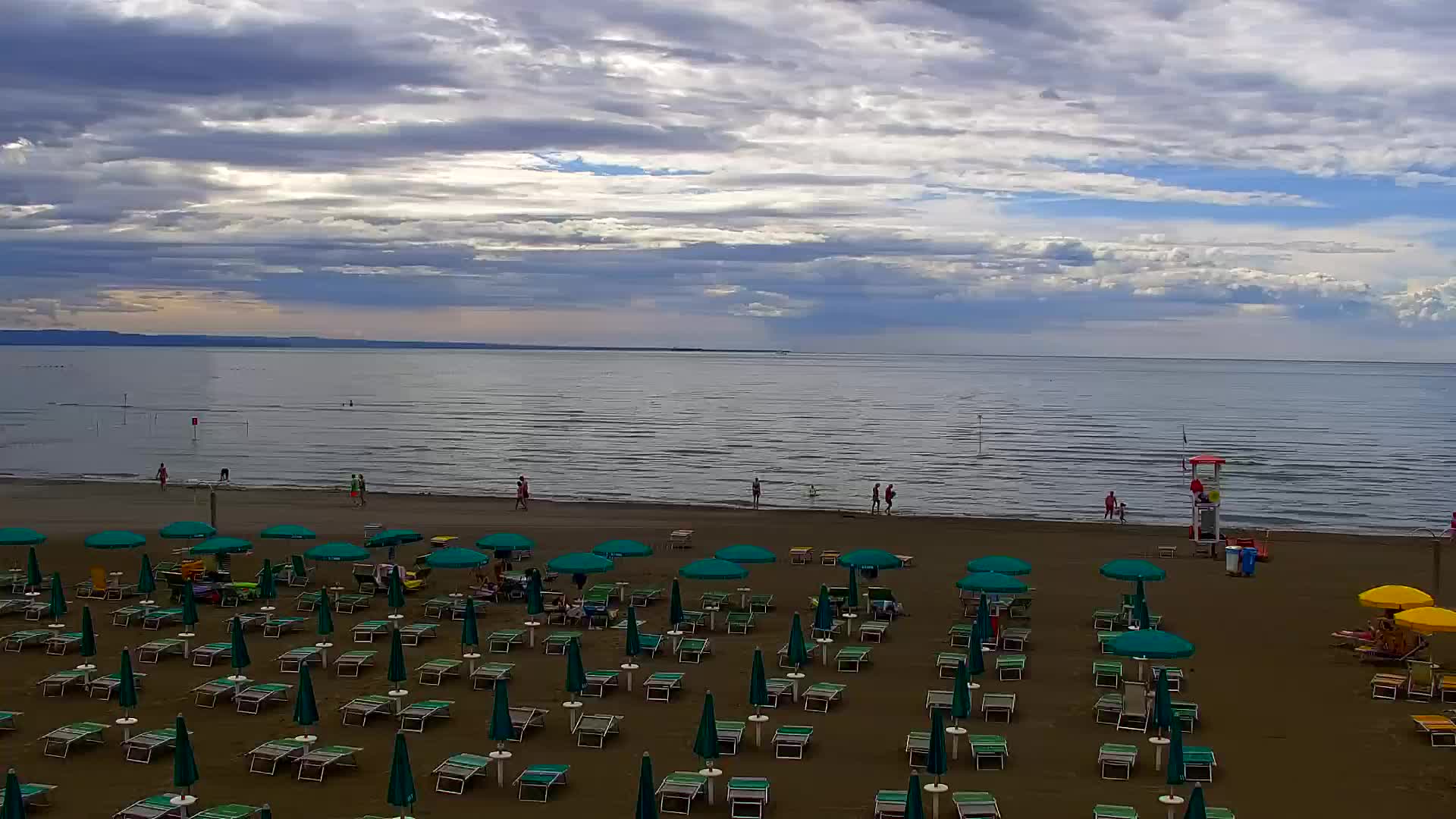 Webcam en vivo Grado: Vistas de la playa y del parque acuático en tiempo real