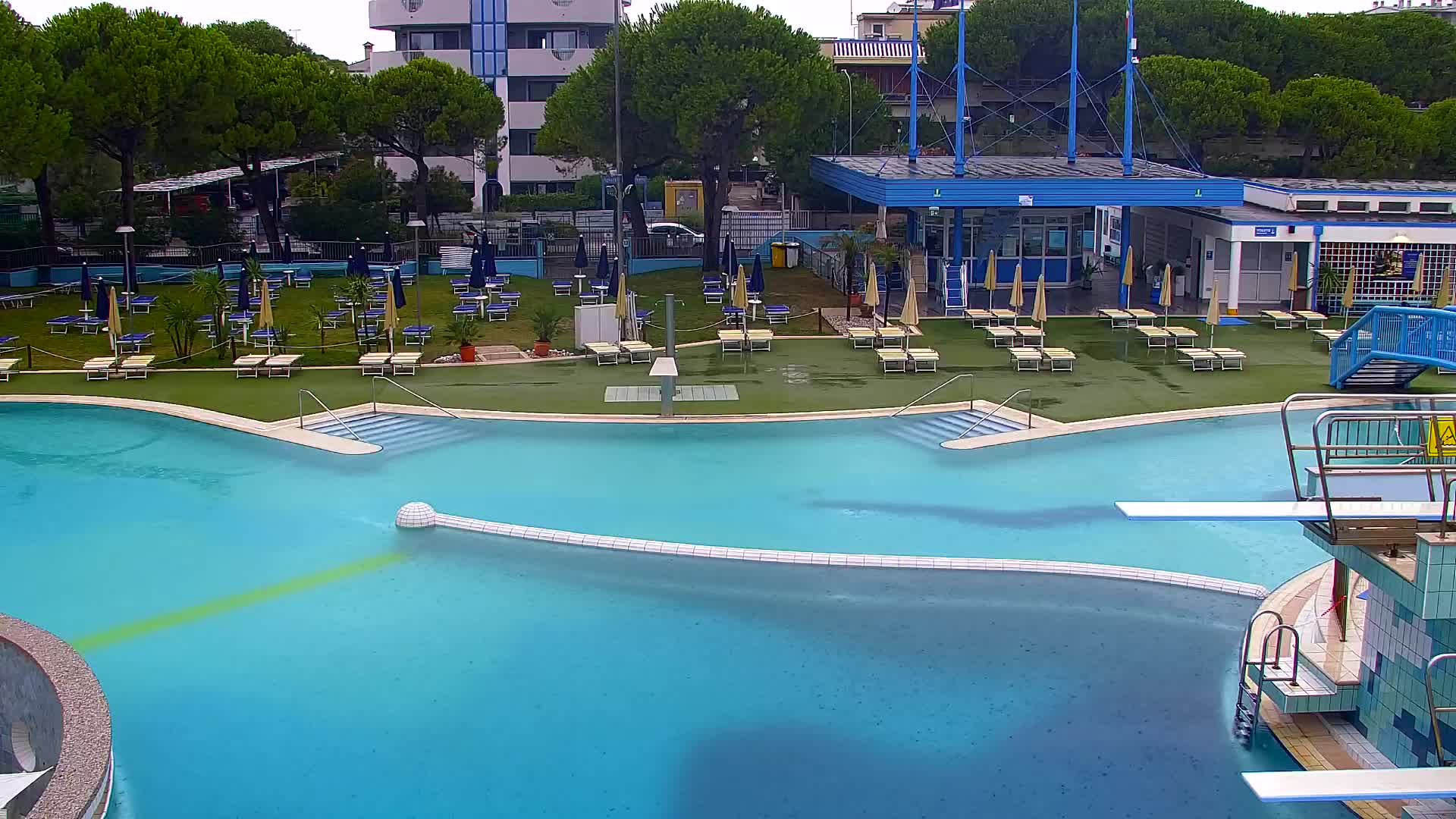 Webcam en vivo Grado: Vistas de la playa y del parque acuático en tiempo real