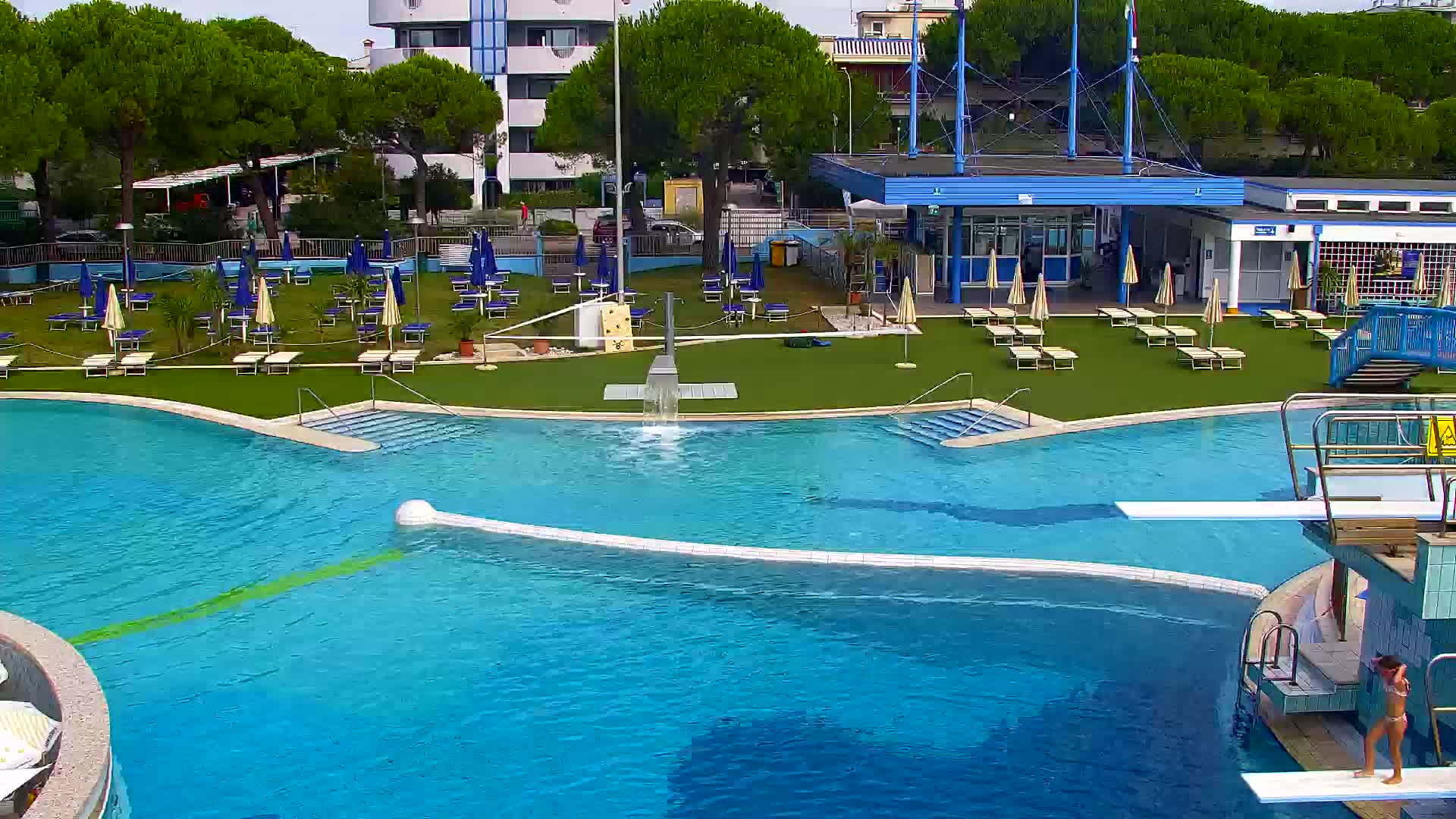 Webcam en vivo Grado: Vistas de la playa y del parque acuático en tiempo real