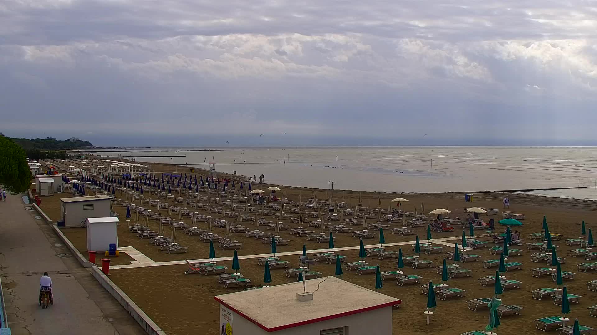 Webcam en vivo Grado: Vistas de la playa y del parque acuático en tiempo real