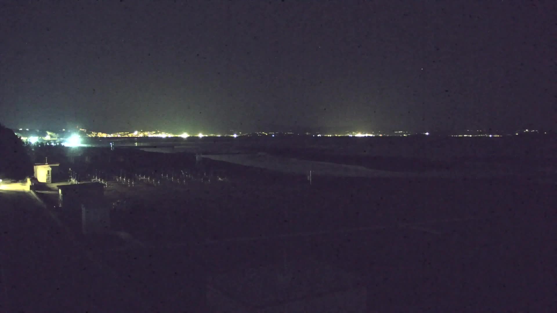Webcam en vivo Grado: Vistas de la playa y del parque acuático en tiempo real