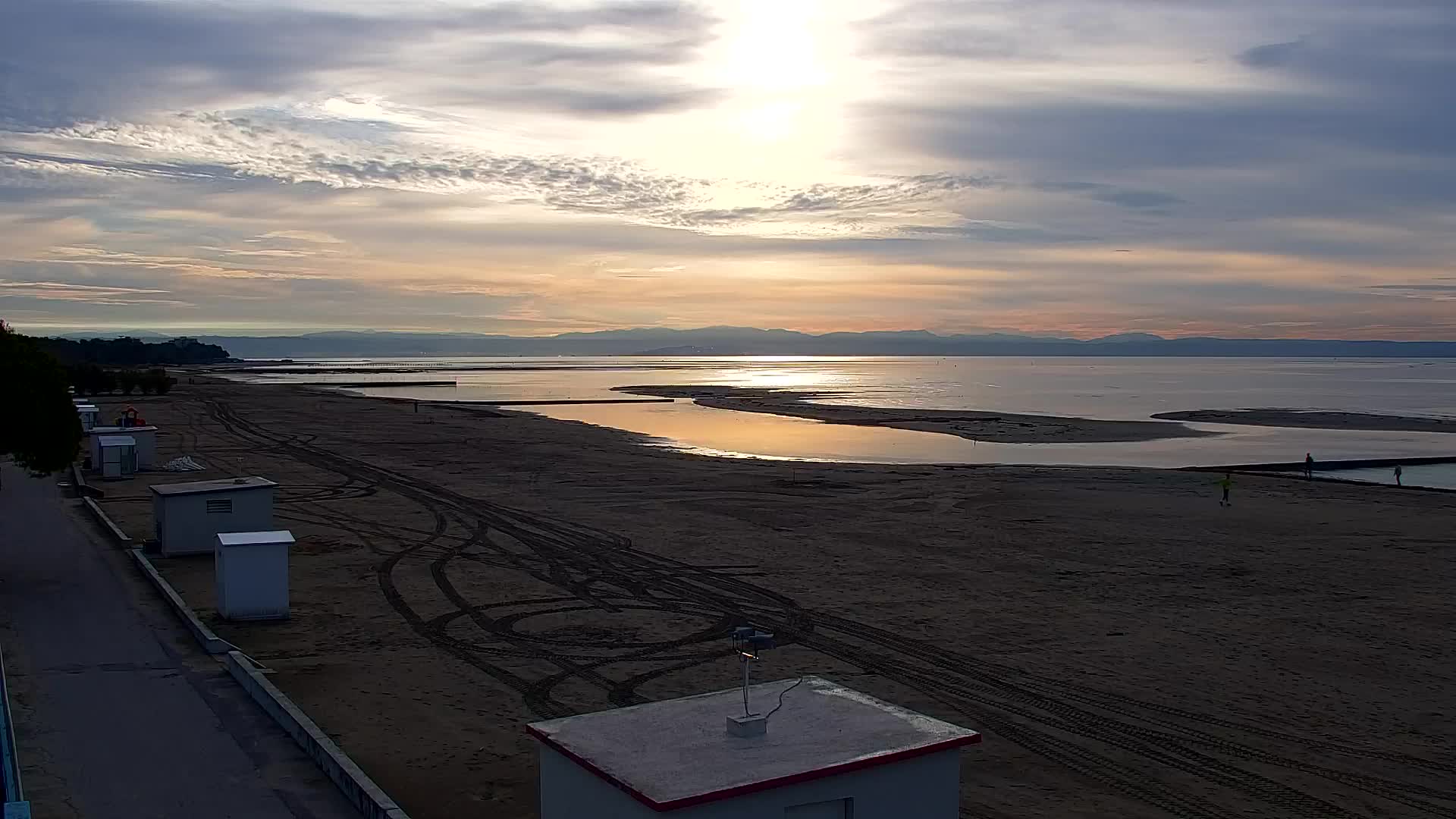 Webcam en vivo Grado: Vistas de la playa y del parque acuático en tiempo real