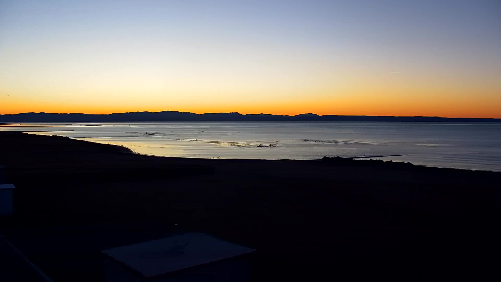 Webcam en vivo Grado: Vistas de la playa y del parque acuático en tiempo real