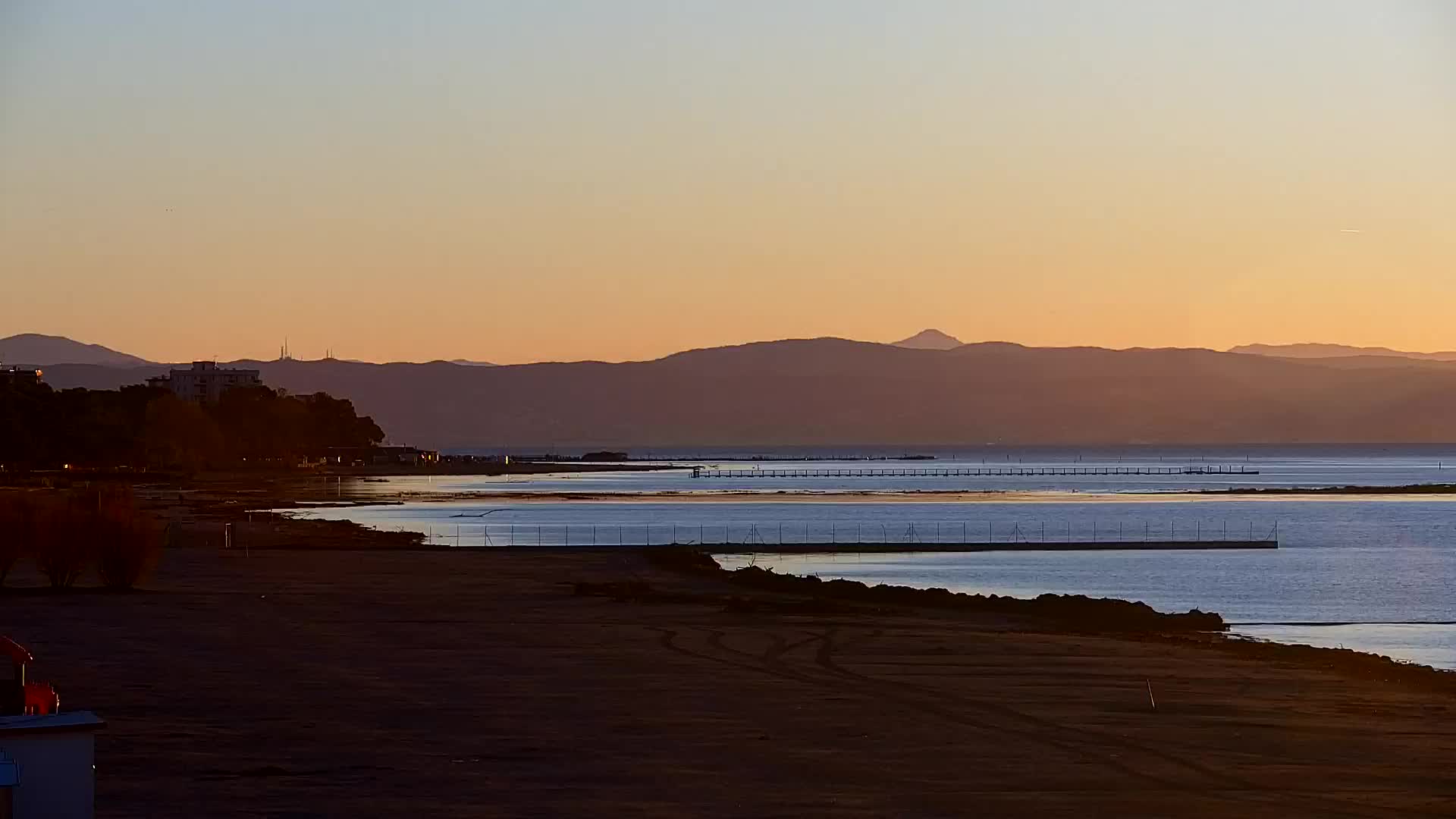 Webcam en vivo Grado: Vistas de la playa y del parque acuático en tiempo real