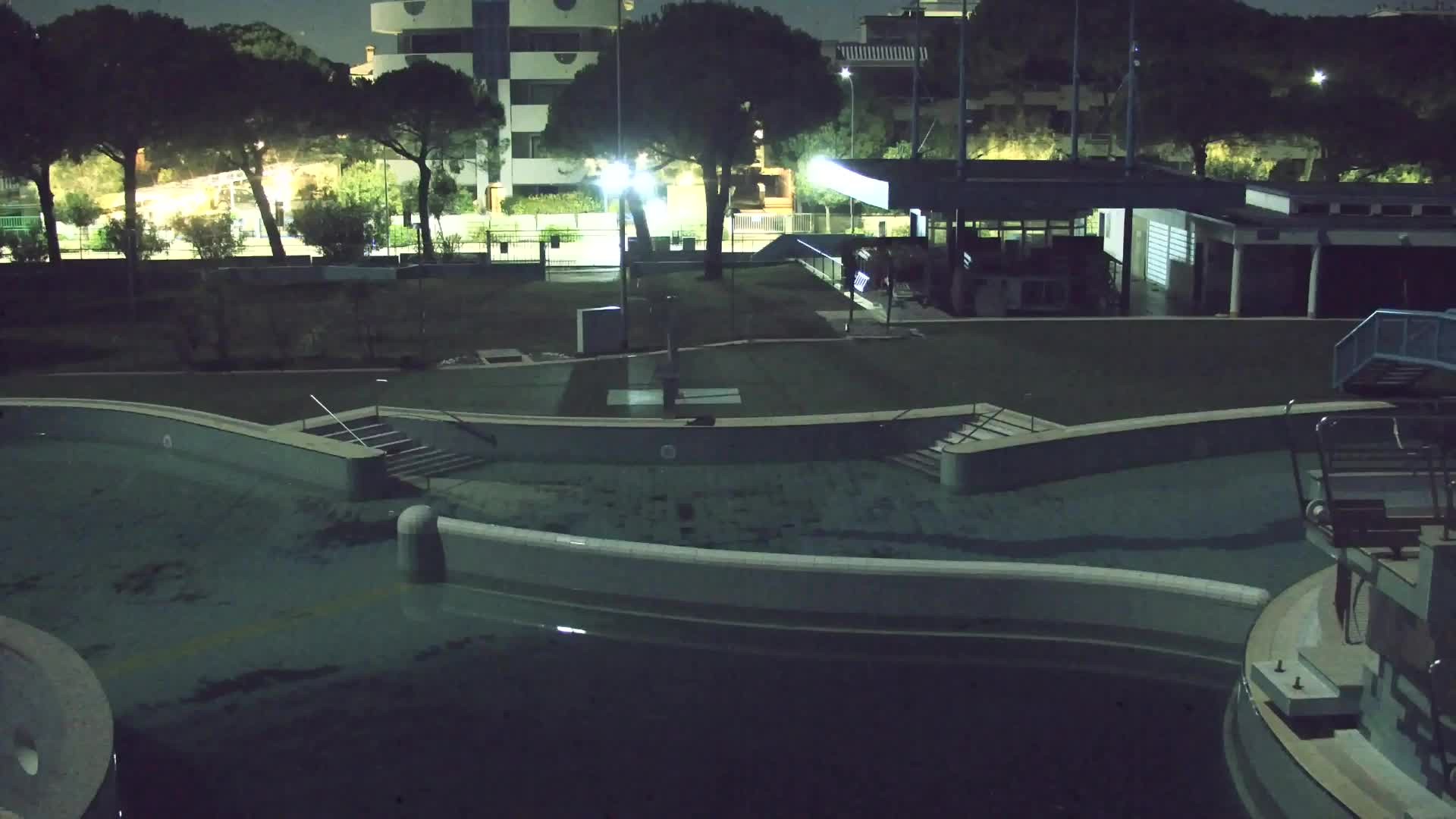 Webcam en vivo Grado: Vistas de la playa y del parque acuático en tiempo real