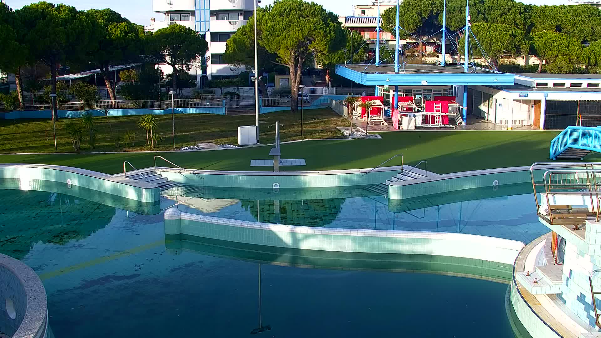 Webcam en vivo Grado: Vistas de la playa y del parque acuático en tiempo real