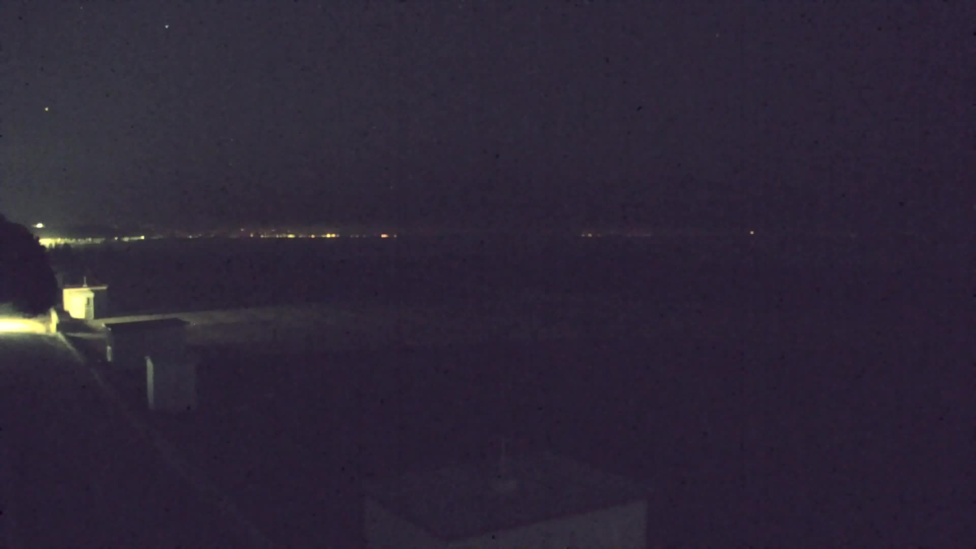 Webcam en vivo Grado: Vistas de la playa y del parque acuático en tiempo real