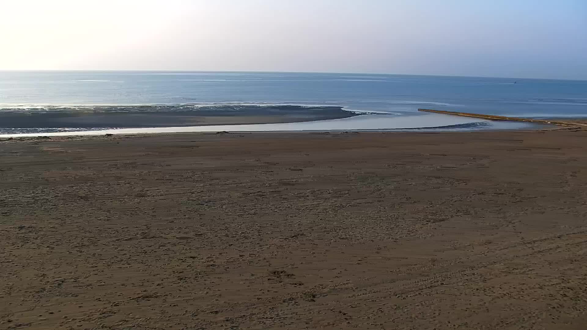 Webcam en vivo Grado: Vistas de la playa y del parque acuático en tiempo real