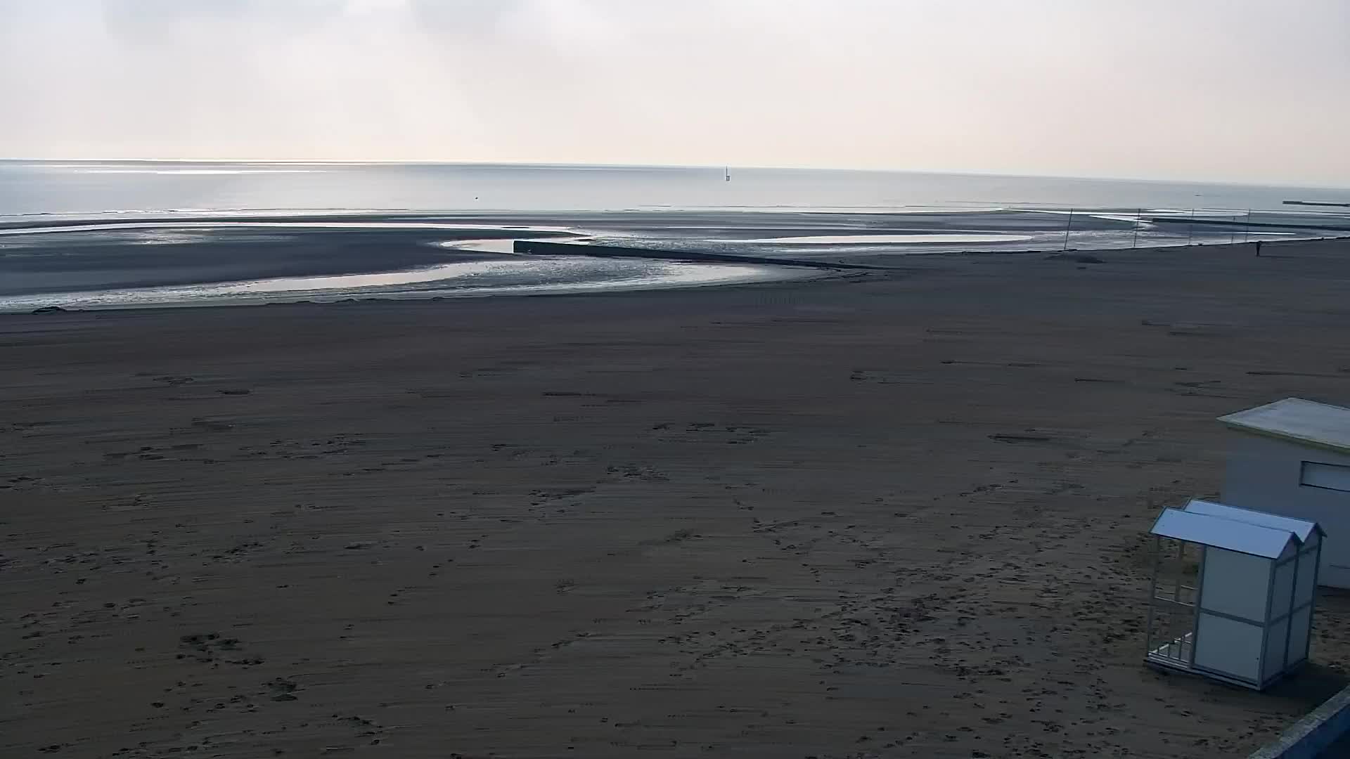 Webcam en vivo Grado: Vistas de la playa y del parque acuático en tiempo real