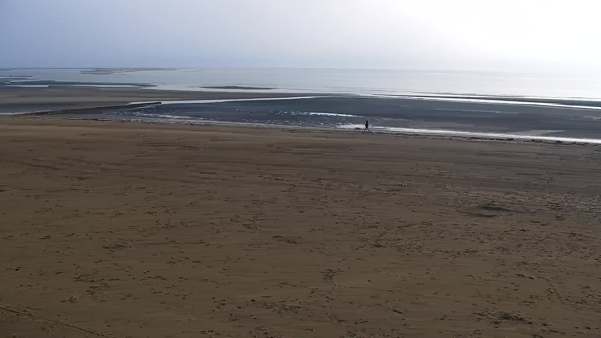 Grado Beach and Aquapark Views in Real Time