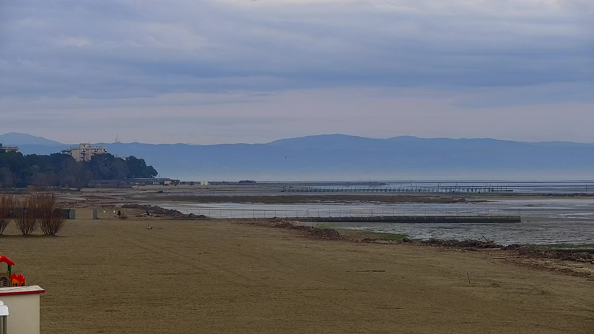 Spletna kamera v živo Grado: Pogledi na plažo in vodni park v realnem času