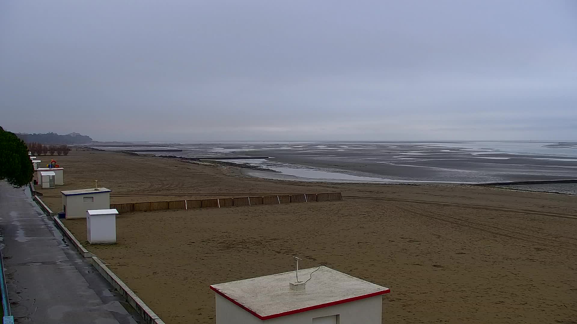 Webcam en vivo Grado: Vistas de la playa y del parque acuático en tiempo real