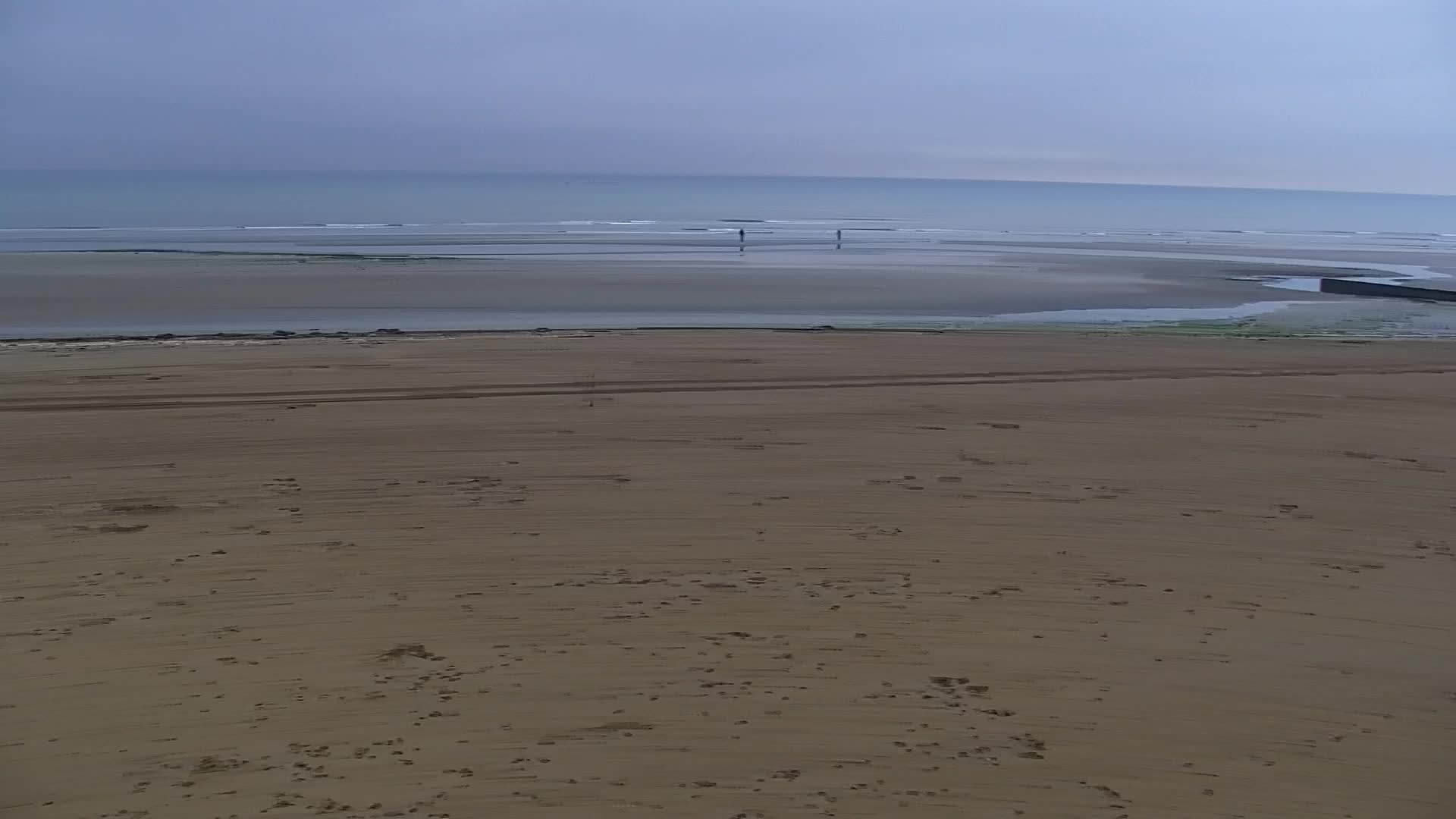 Webcam en vivo Grado: Vistas de la playa y del parque acuático en tiempo real