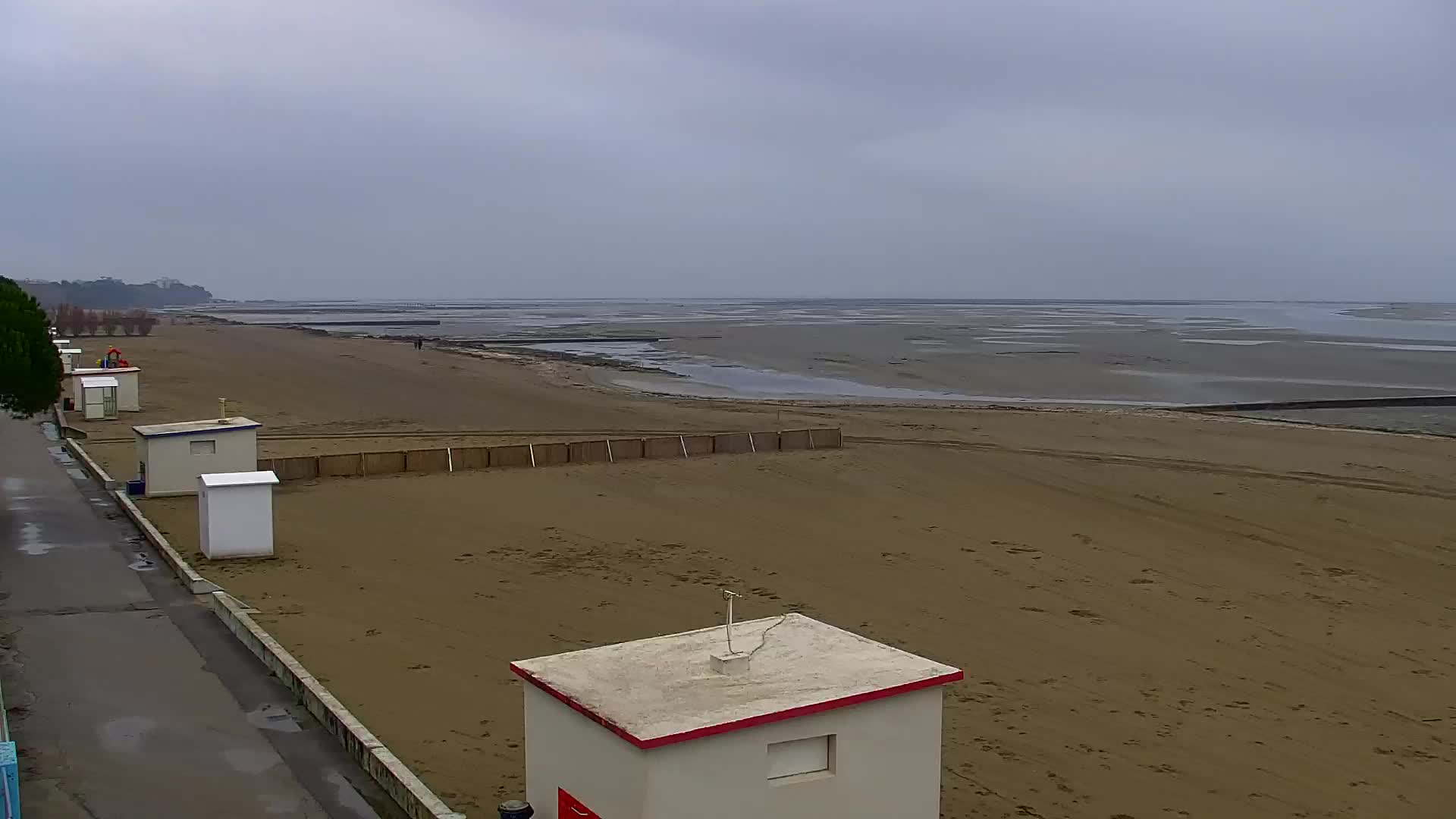 Webcam en vivo Grado: Vistas de la playa y del parque acuático en tiempo real