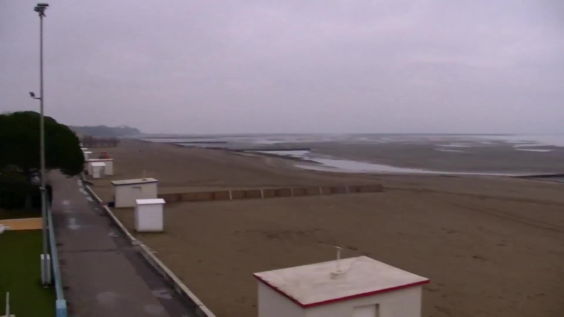 Spletna kamera v živo Grado: Pogledi na plažo in vodni park v realnem času